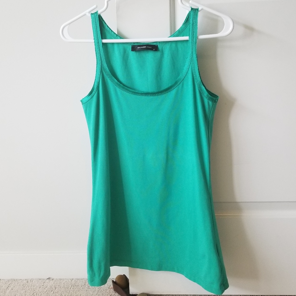 Tank too in beautiful green